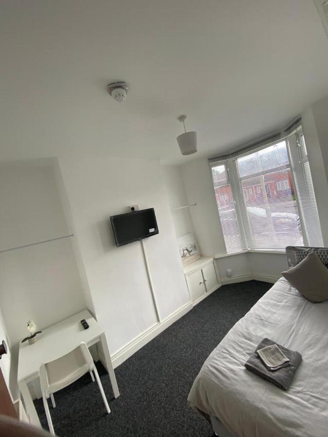 Hôtel 174 Boaler Street à Liverpool Extérieur photo