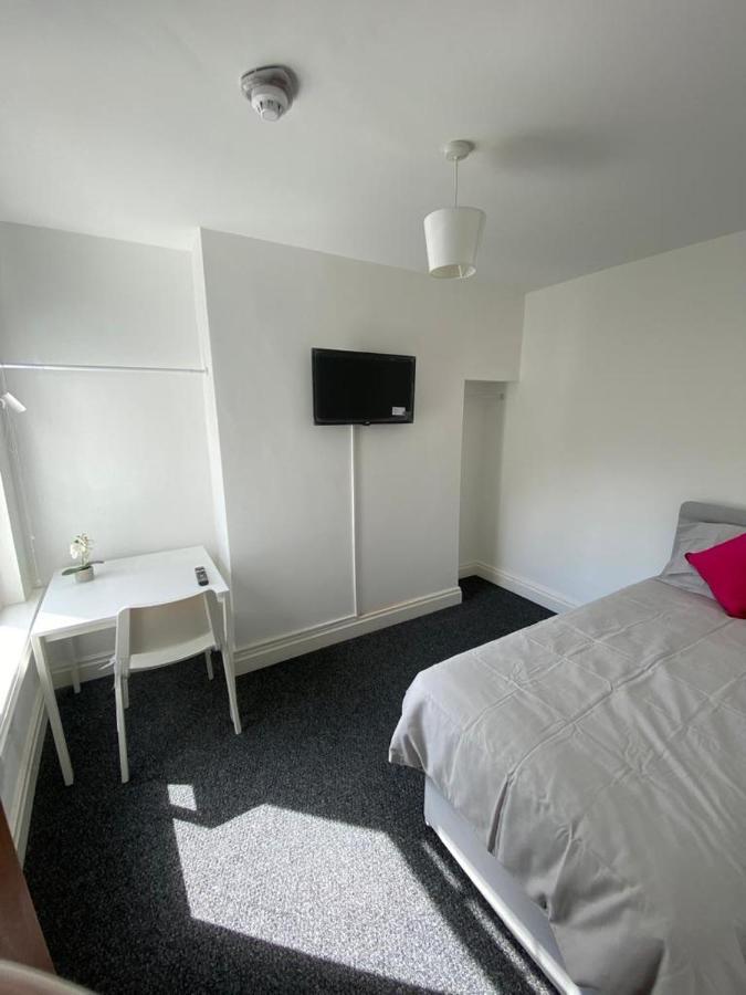 Hôtel 174 Boaler Street à Liverpool Extérieur photo